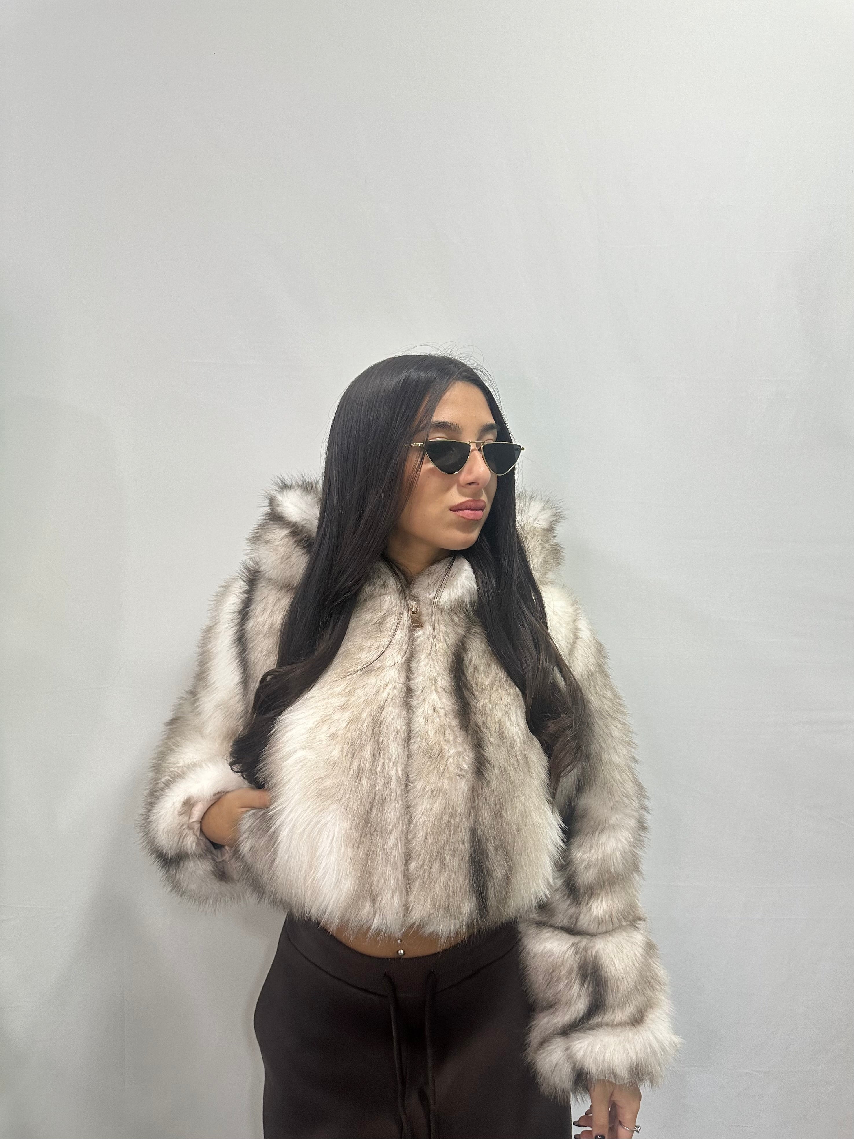 pelliccia crop bianca